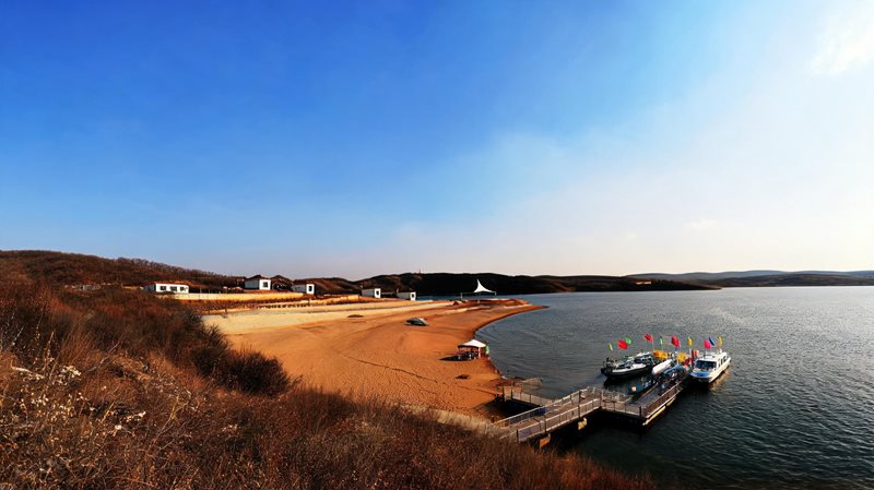 察尔湖